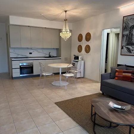 Casa Del Viaggiatore Con Parcheggio Daire